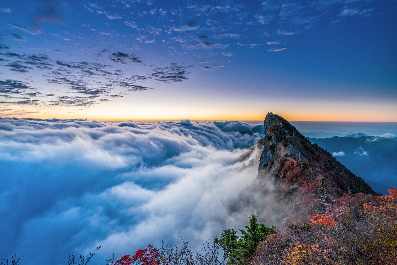 紅葉の時期に楽しむ貸切湯がある静かな山宿とは？