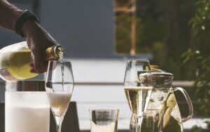 紅葉を楽しむデートに最適な旅館でのワインペアリングは？